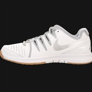 Nike Women’s Air Vapor Indoor